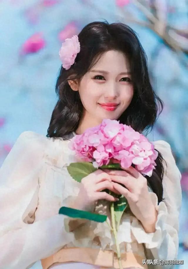 江苏徐州一佳人好漂亮	， 身高167cm，体重45kg 美的让人移不开眼