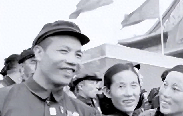 大队书记当选为中央委员，担任甘肃省委书记，1978年被开除党籍