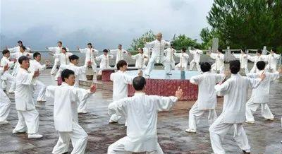 为什么有人选择练“八段锦”，有人则选择修炼太极呢？修炼维度