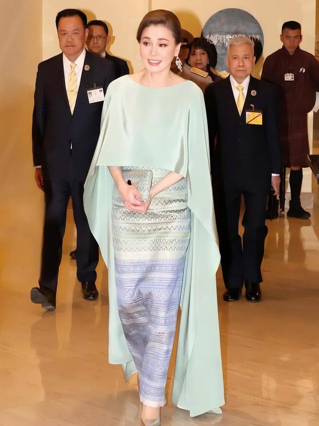 这就是二王妃余瓦达真实的样貌，都看看吧，这可不是演员饰演的