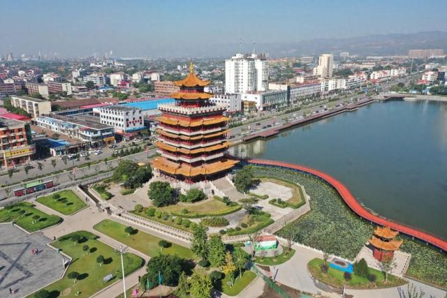 家住清徐东湖边