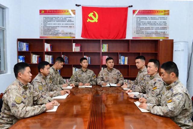 火箭军：两战士军事训练成绩不合格，评优评先资格被否决