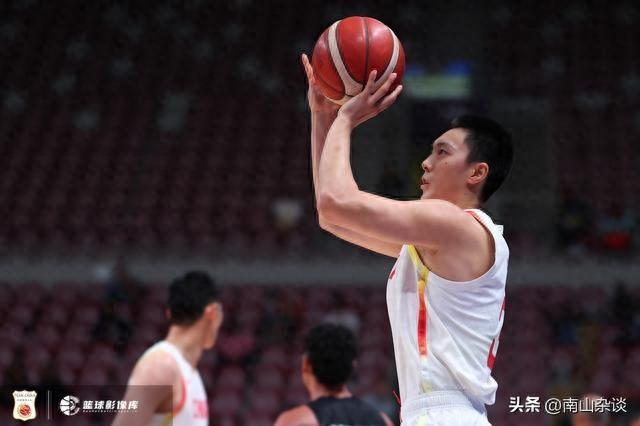 中国男篮在北京五棵松，遭遇开门黑