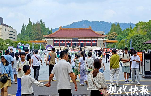 89家博物馆延时开放，227个临展特展……假期去江苏的博物馆观展夜游拼手速