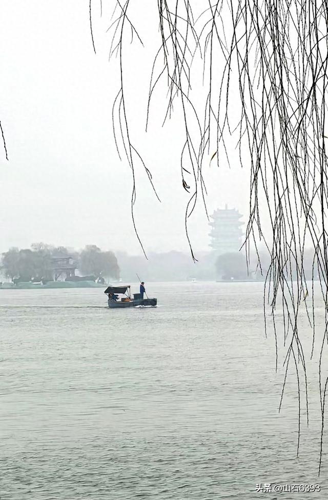 新华社原军事记者陶俊峰泉城美拍：《冬雾中的大明湖》