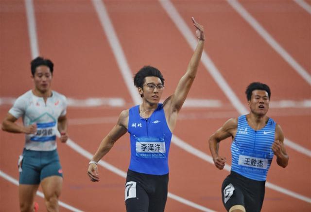 10秒11！湖北百米飞人李泽洋全运会“封王”！他赛后表示：“向10秒大关努力！”