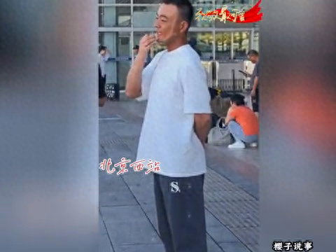 受阅官兵换下便装，脸上的“勋章”依然闪耀