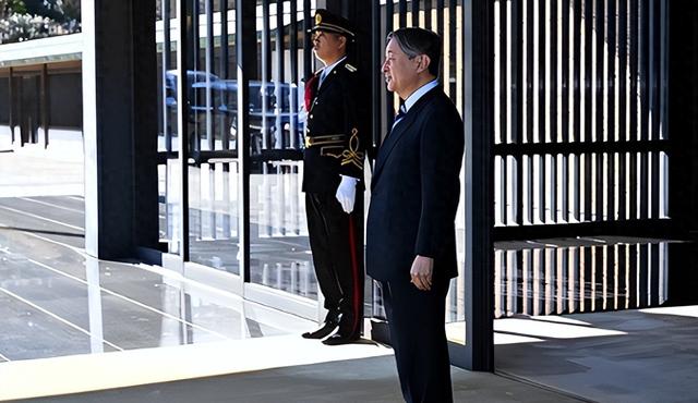 日本天皇亲自出山	，对中国的反击正式开始，高市早苗憋出了一妙计