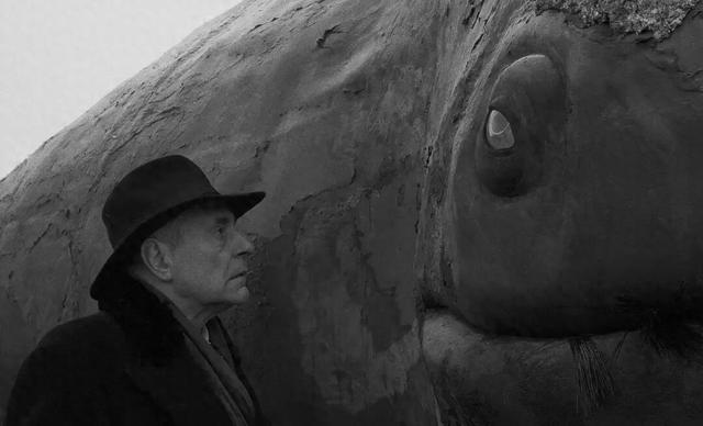 一场漫长的毁灭——解读2025诺奖得主克拉斯诺霍尔卡伊新作