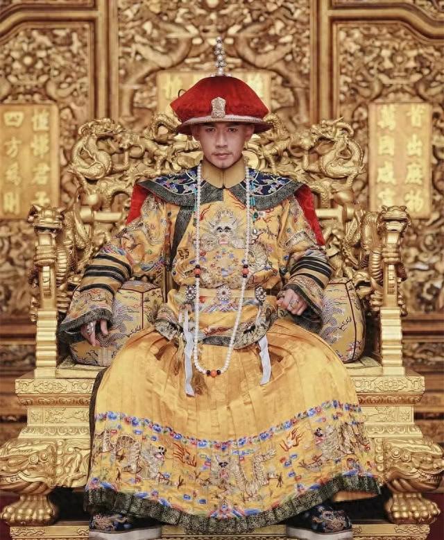 乾隆出上联难倒百官，纪晓岚随口一句，堪称千古绝对