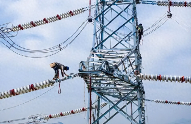 中国定义世界标准！让美欧无可奈何的特高压技术，究竟有多厉害？