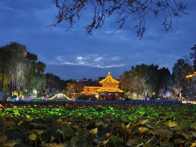 保定古莲花池夜游演出《莲池夜话·四喜良缘》，解锁古城新玩法！
