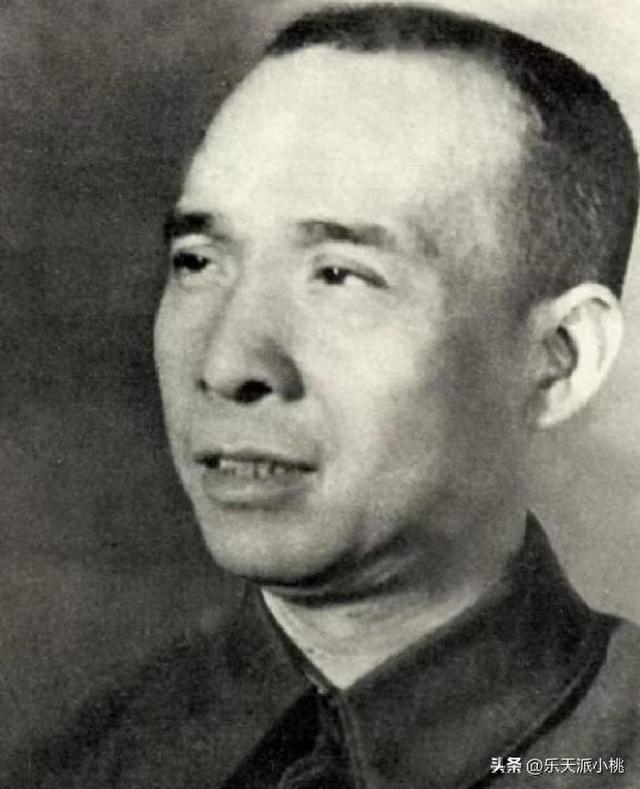 他曾担任副总理21年，晚年升至正国级，临终前将所有积蓄上交国家