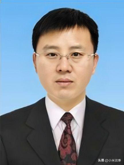 群众的眼睛是雪亮的！他落马的消息传来，当地不少人会心一笑