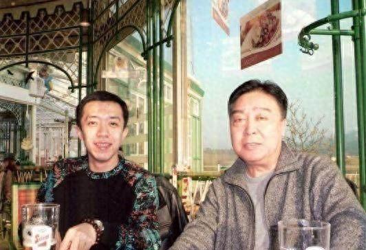 2006年	，李菁拜师胜杰为师，常宝华称赞李菁，是学者型的相声演员