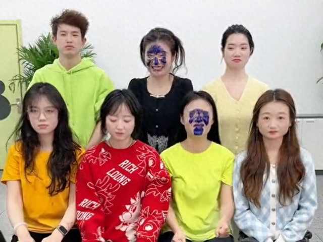 恶搞办公室攻略（叮咚鸡憋笑挑战 搞笑办公室）