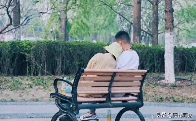 男人爱不爱自己老婆，一看便知！爱老婆的男人往往会有这些表现