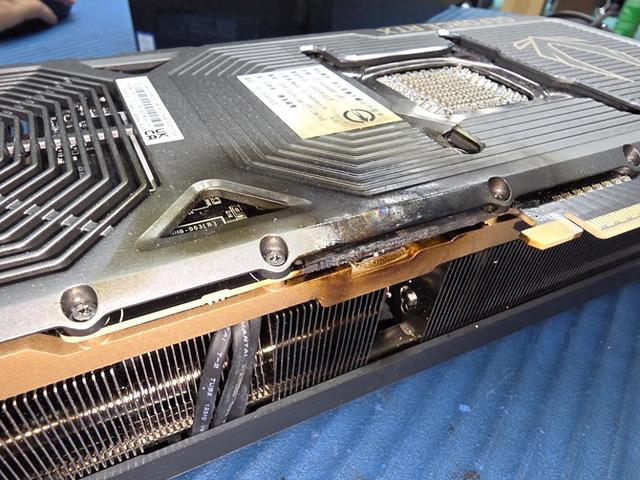 玩《战地风云6》游戏时RTX 5090显卡突发起火：PCB烧熔严重