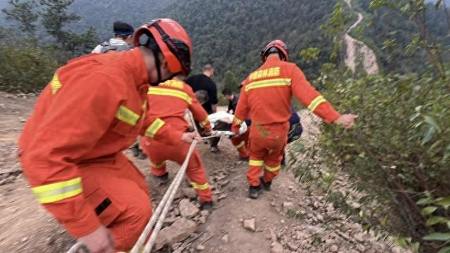 长沙岳麓区提醒勿擅闯象鼻窝公园未开发区域！曾有人徒步骨折