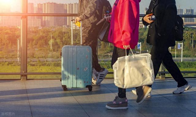 为什么很多老年人不选择自由行，而去跟团挨宰，有下面几个原因