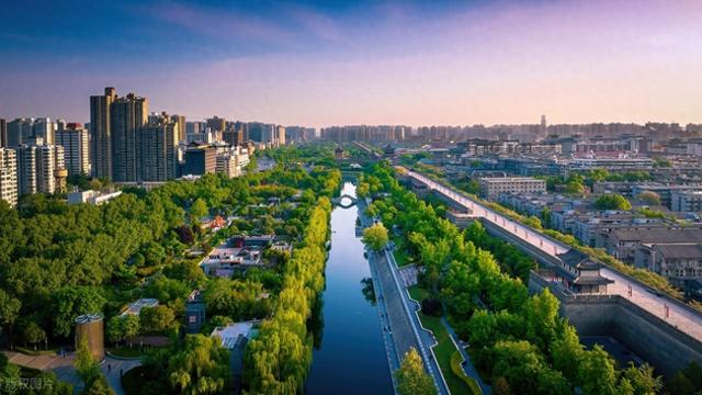 亲情在车轮上流淌 ——载着父母去旅行 西安堵车