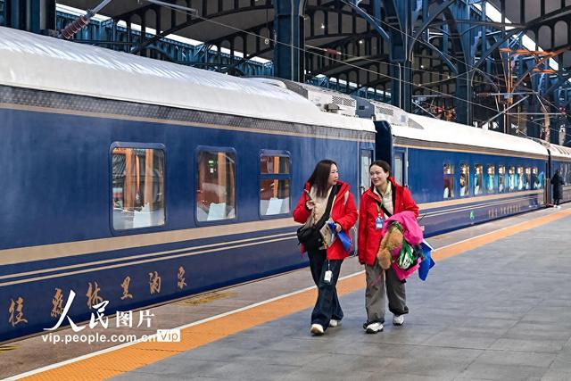 黑龙江：“伊春号”旅游专列试运行