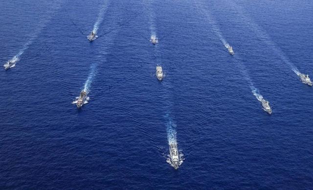 百舰齐发！中国海军大规模出动，美航母提前撤离，日本这次有点慌