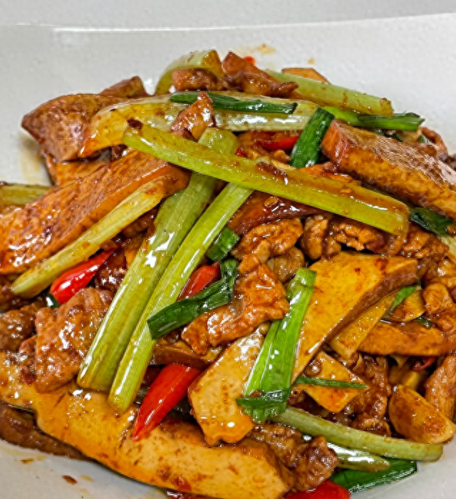 全家都爱吃的家常小炒，简单一炒，鲜香入味超下饭