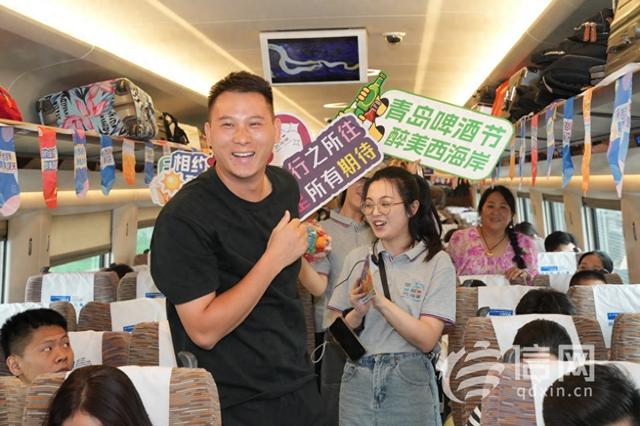 酒香满车厢 青岛西海岸新区“啤酒专列” 发车