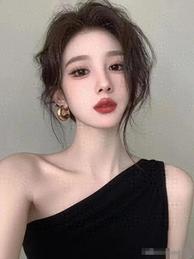 重庆一校花，仙姿玉色，貌美迷人，绝世佳人不过如此