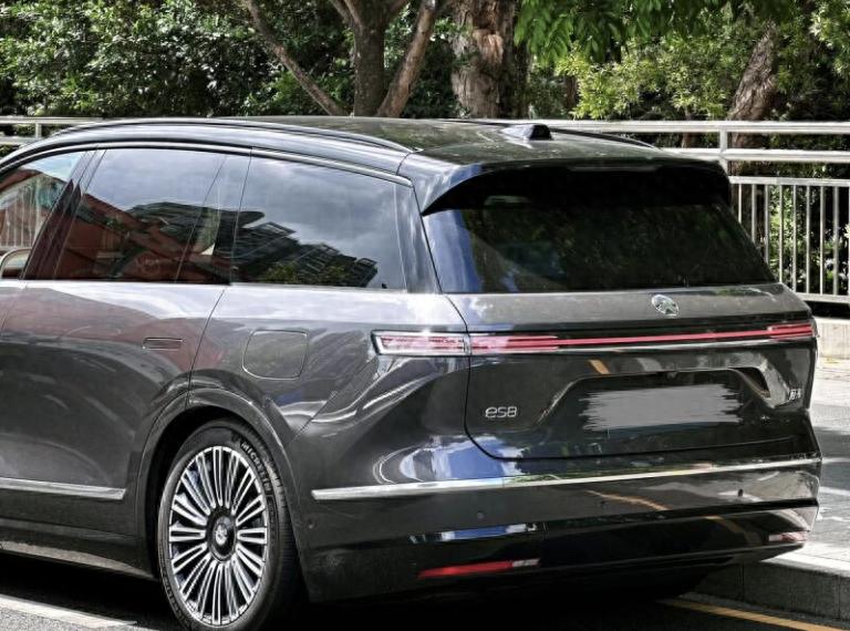 第三代ES8评测_蔚来ES8深度试驾_蔚来es8