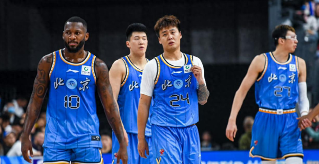 拿600万！4中0就得1分，北京揪出最大软蛋，他打的真差啊