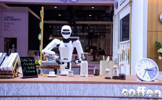 星尘智能闪耀2025 WRC：S1机器人超级进化，开启全民机器人时代