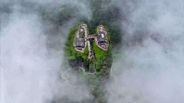 贵州梵净山：暑期旅游人气旺 迎客47．2万人次带火周边经济