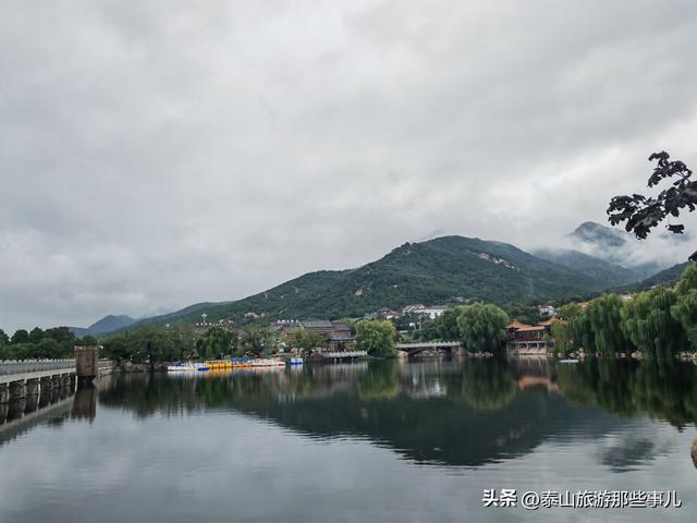 泰安：一场秋雨后，在虎山步道遇见了泰城最静的秋，而心则更静