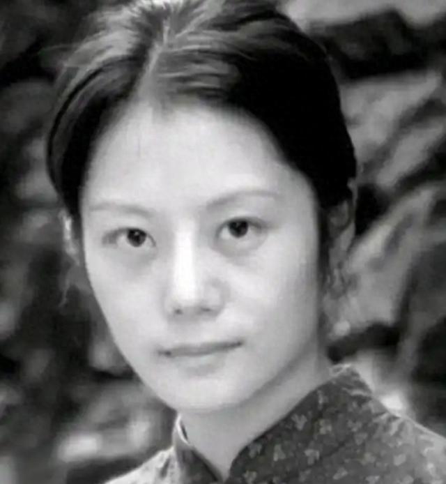 当一艘船沉入海底是什么歌（陈蔚文短篇小说过云雨）