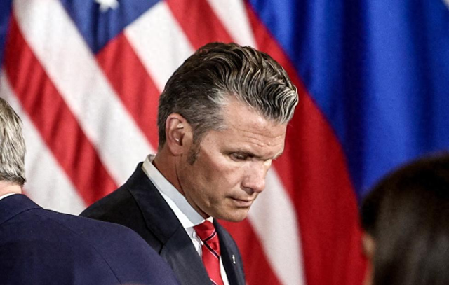 特朗普出尔反尔？美军启动“南方之矛”行动，委内瑞拉如何应对？