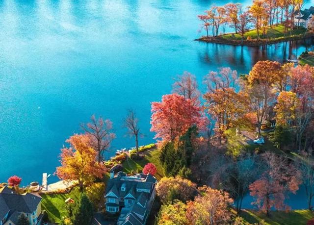 静谧山湖，最美秋色