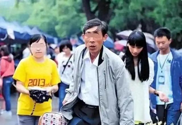 儿子考上了老同学任教的大学，我给他打电话，他竟然直接挂断了