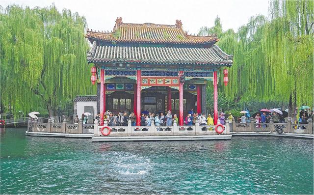 全国各地文旅上演“宠客进行时”