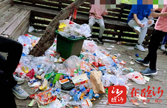 国庆游玩 莫让不文明行为煞风景