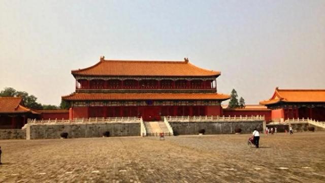 故宫"千龙吐水"：600年排水系统如何让暴雨变奇观？