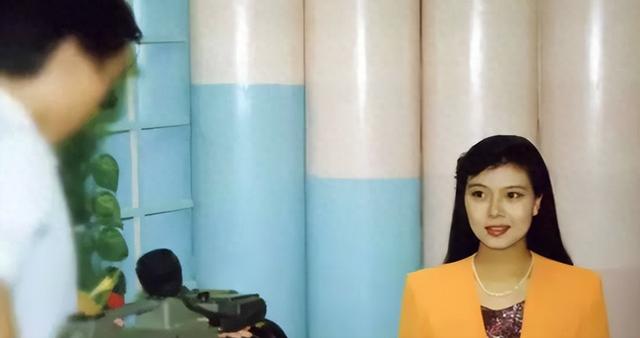 出门有多名女秘书陪伴，非法敛财100亿，昔日首富还是付出了代价