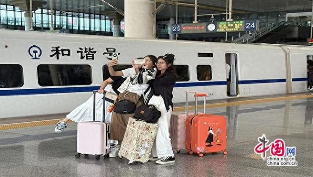 让“旅游专列”奔驰在祖国的大江南北(图)