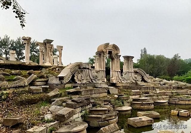 被外烧毁的圆明园，时隔160年后，居然在河道里挖出一件珍贵文物