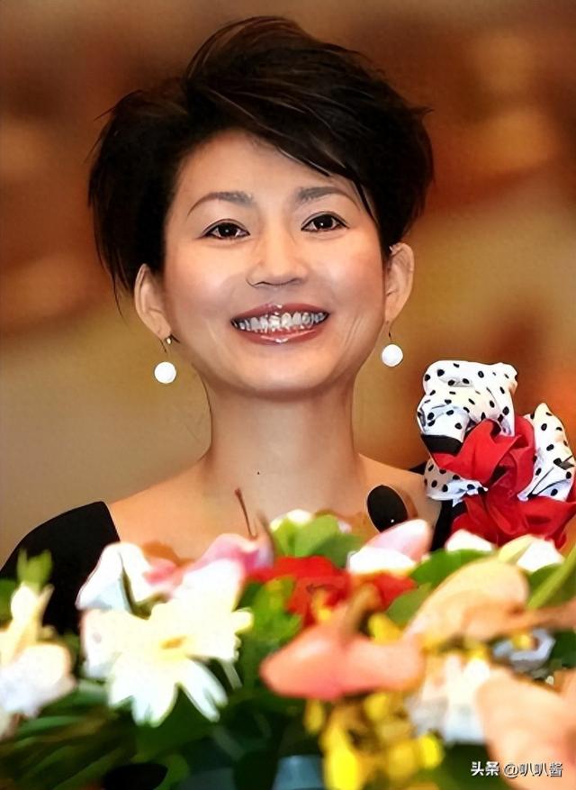 “余生好好走”，57岁央视主持王小丫，曾在病床上的留言引人泪目