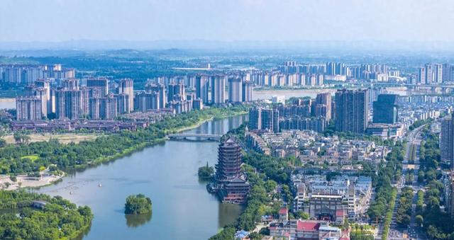四川有座“尴尬”的城市，很多游客都会把名字念错，当地人习惯了