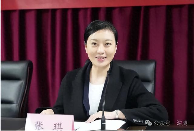 中国最年轻女县长，清华博士，国际竞赛金奖的学霸，深受农民拥戴