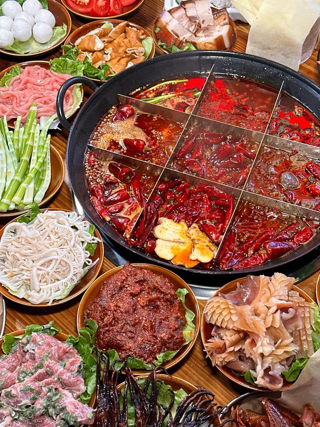 “双节”小长假 在成都街头走一走