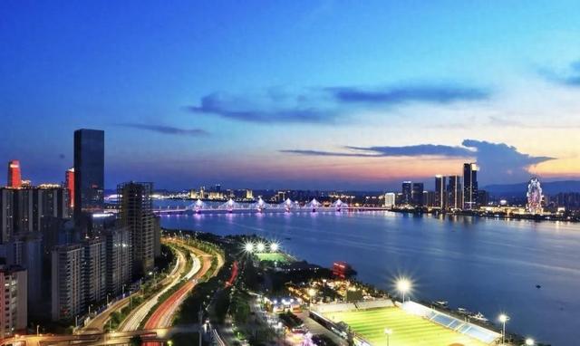 南昌：从“网红”到“长红”，中部崛起的新标杆